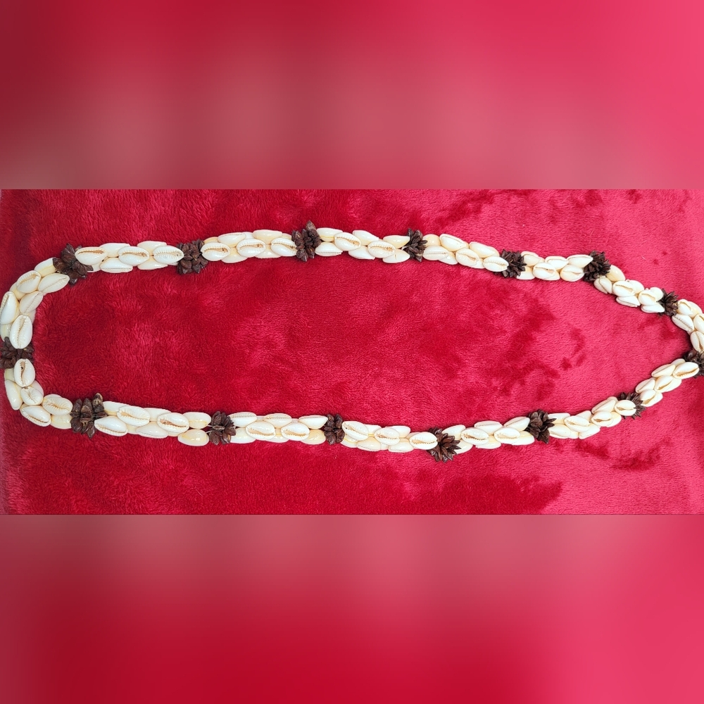 Elegant Shell Necklace